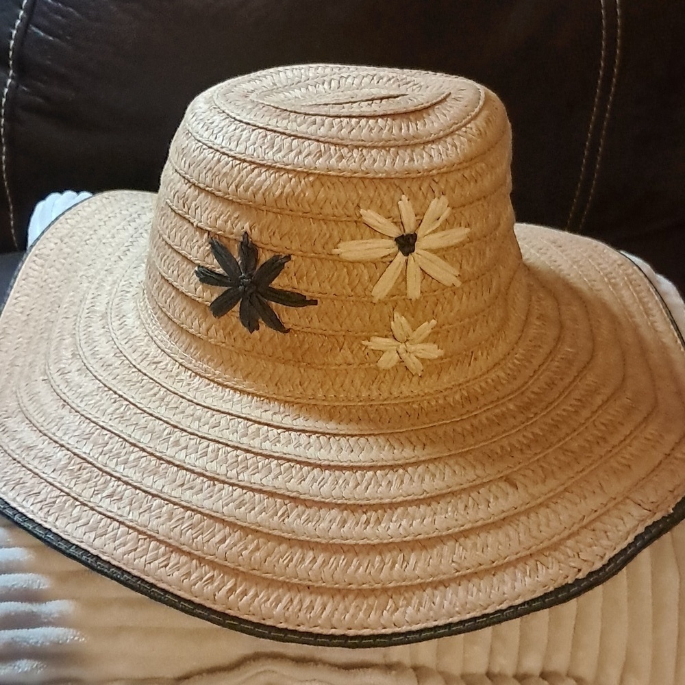 Stylish Boho Tan Floppy Straw Raffia Hat w/Floral Accents Packable Beach Travel
